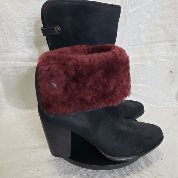 UGG Layna Women's Cowgirl Suede Upper Wool Lining Boots Black 1005955 (SIZE: 9) - Picture 1 of 11